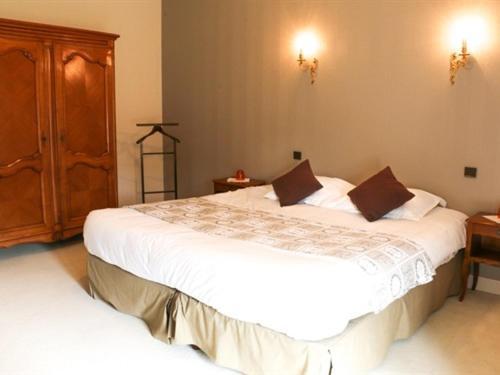 Hotel Domaine De Montchevreuil Fresneaux-Montchevreuil Zimmer foto
